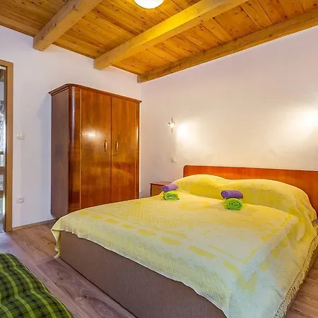 Holiday Tena Nyaraló Ližnjan